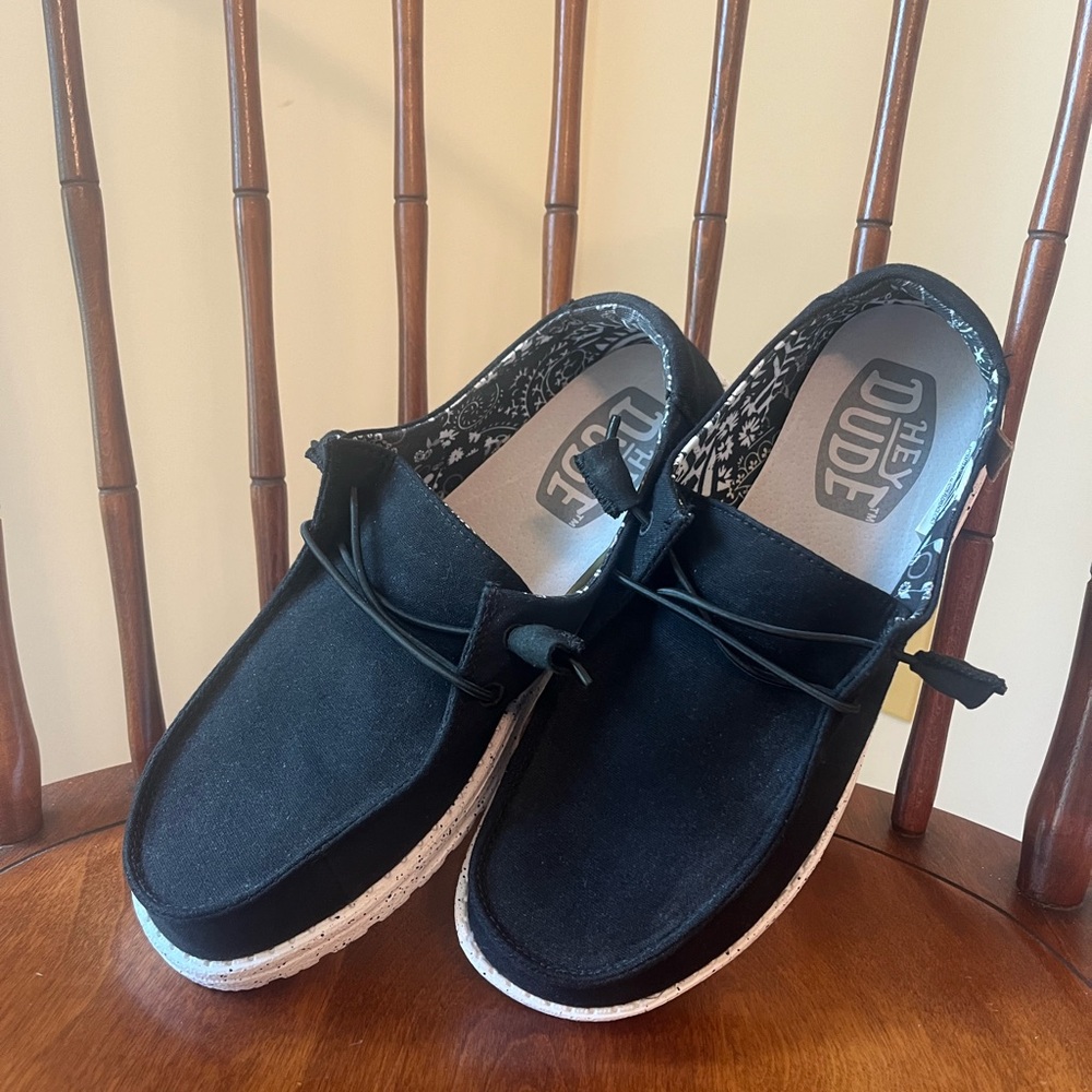 Hey Dude shoes womens size 9 NEW